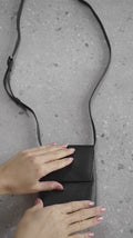 Ravea Phone Bag Grain - Black