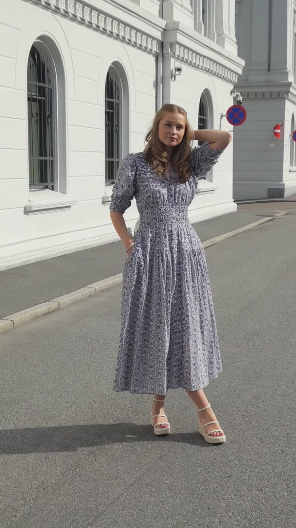 Fabienne Klänning - Empire Blue