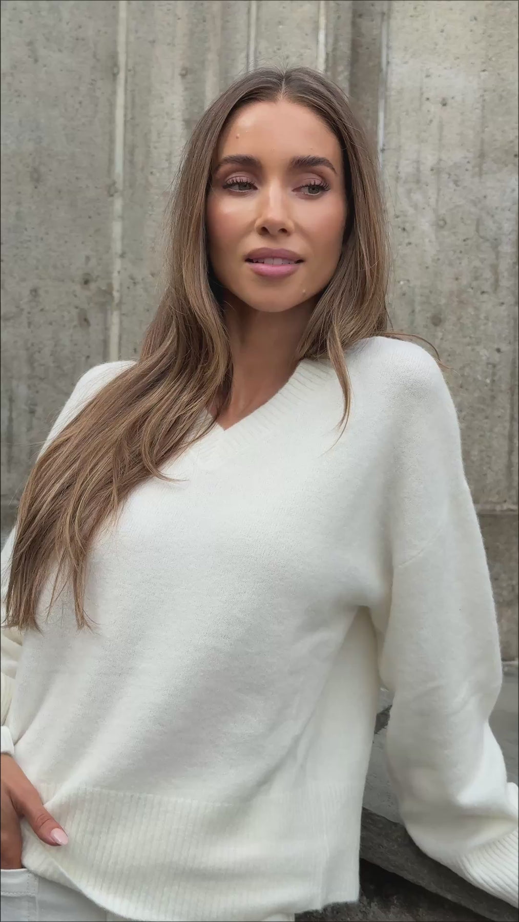 Lina Wool V-Neck Knit Sweater - Off White