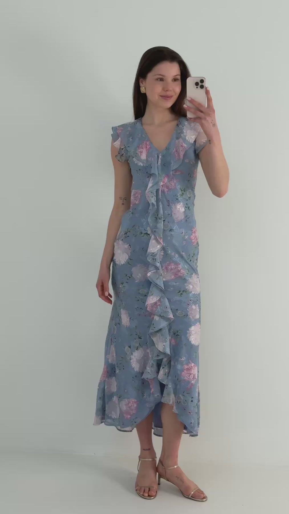 Adelia Chiffon Floral Dress - Ljusblå