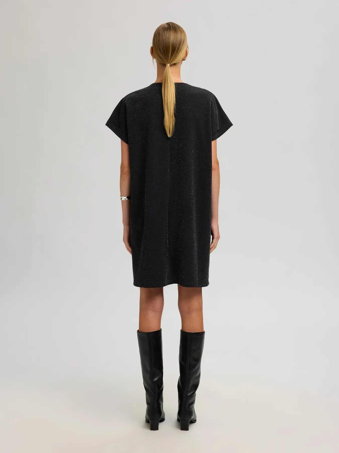 Oversized Sandra SS Short Dress - Svart med silverlurex