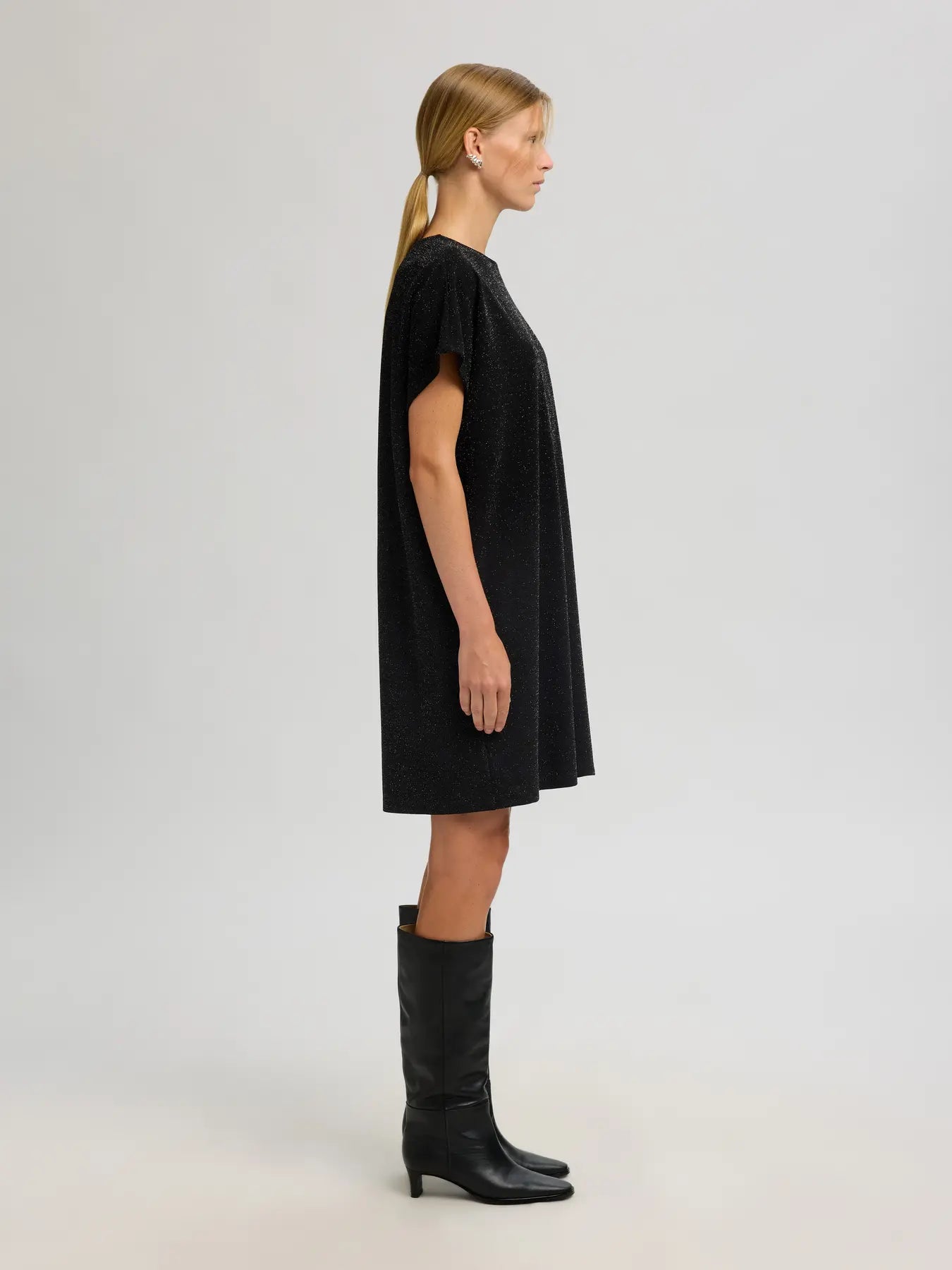 Oversized Sandra SS Short Dress - Svart med silverlurex