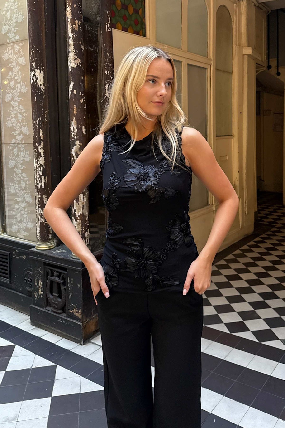 Miraic Mesh Top - Svart Blomma