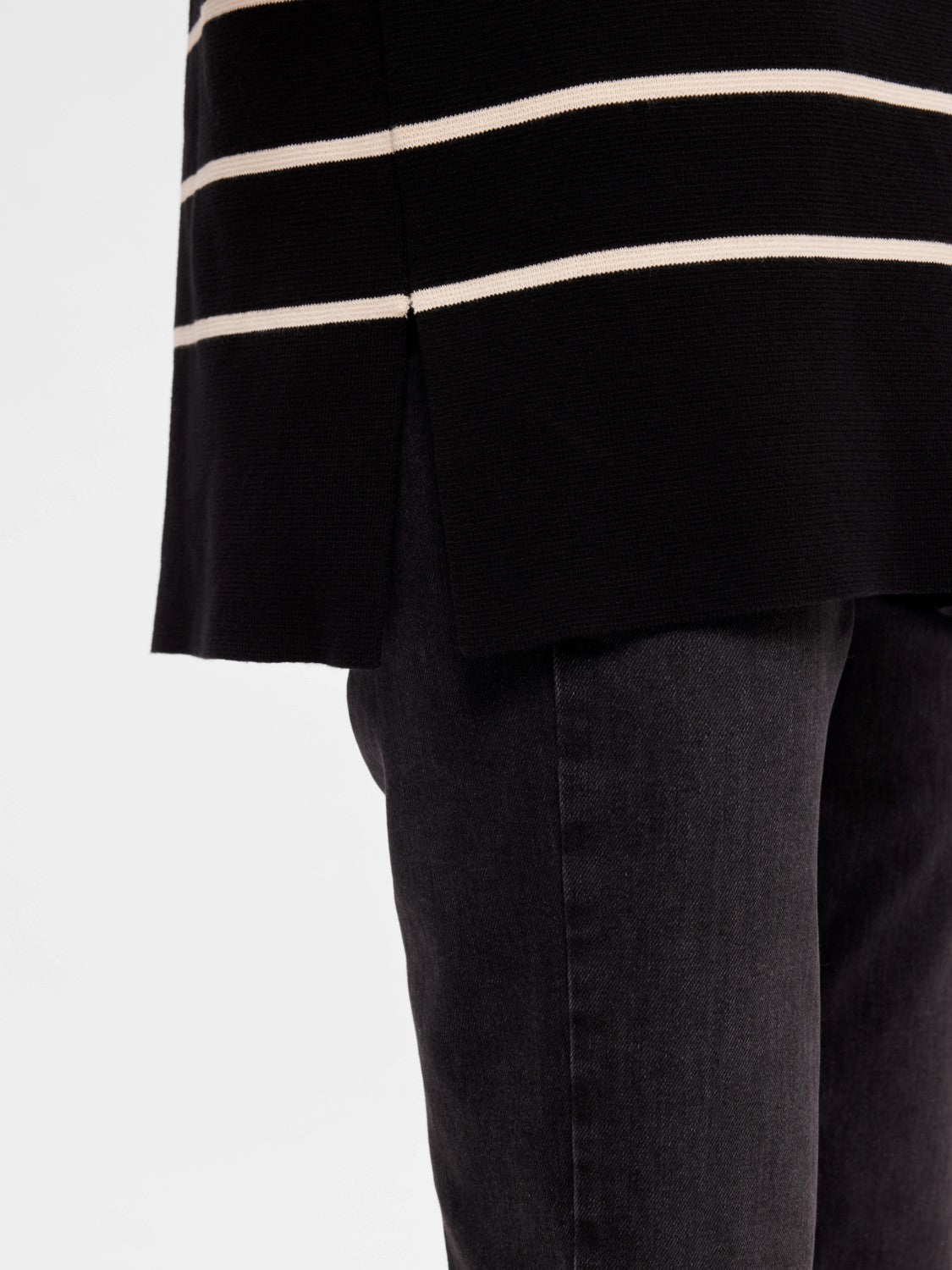Liva LS Long Knit O-Neck - Black