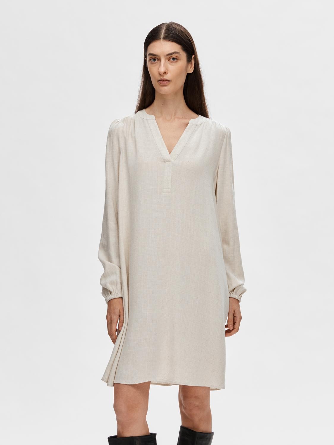 Viva Ls Short V-Neck Dress - Sandshell
