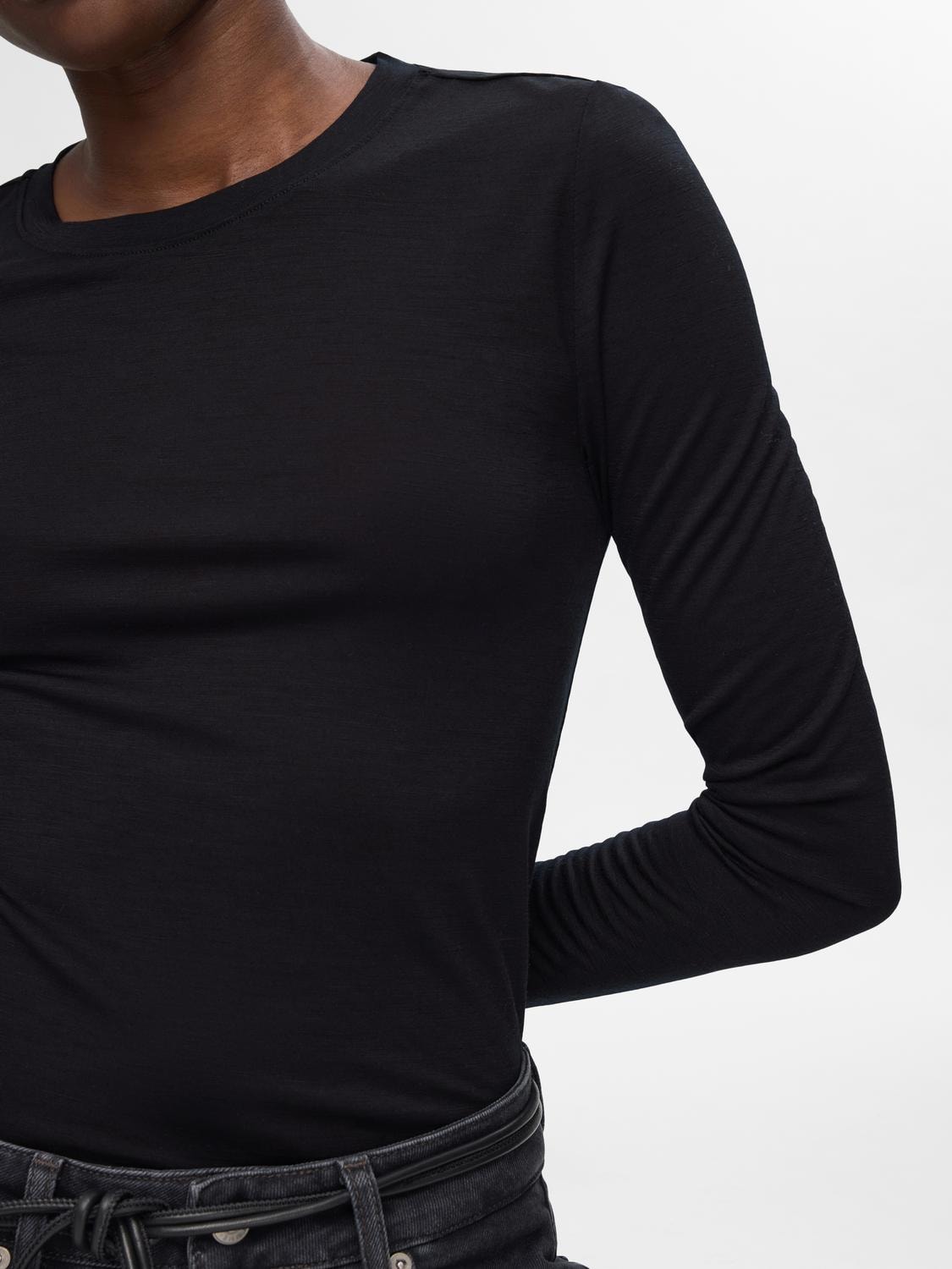 Wola Ls O-Neck - Black