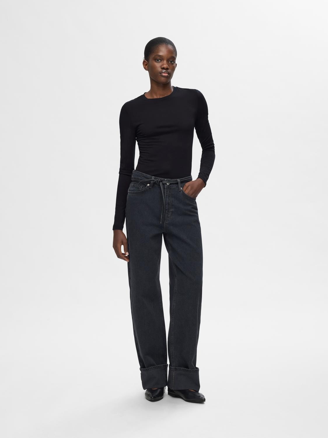 Wola Ls O-Neck - Black
