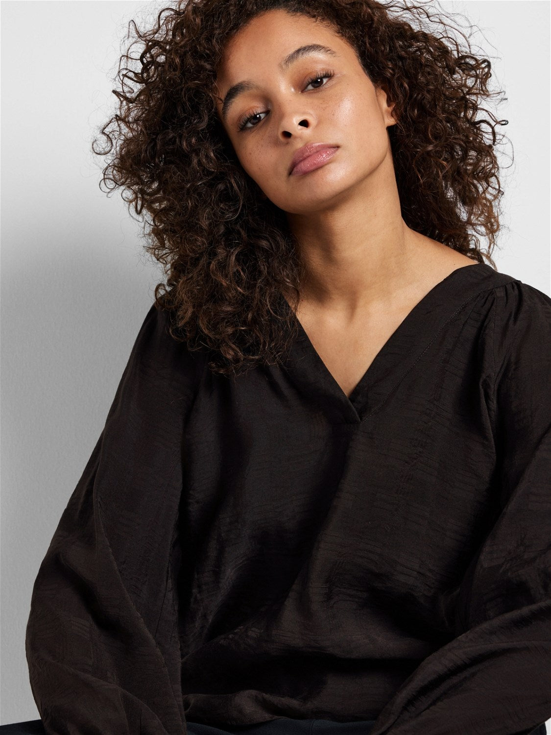 Percy Ls V-Neck Top At - Black