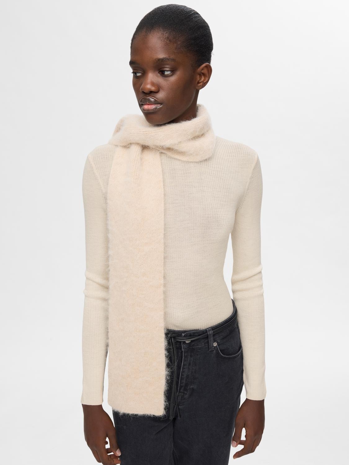 Naja Ls Knit O-Neck - Birch