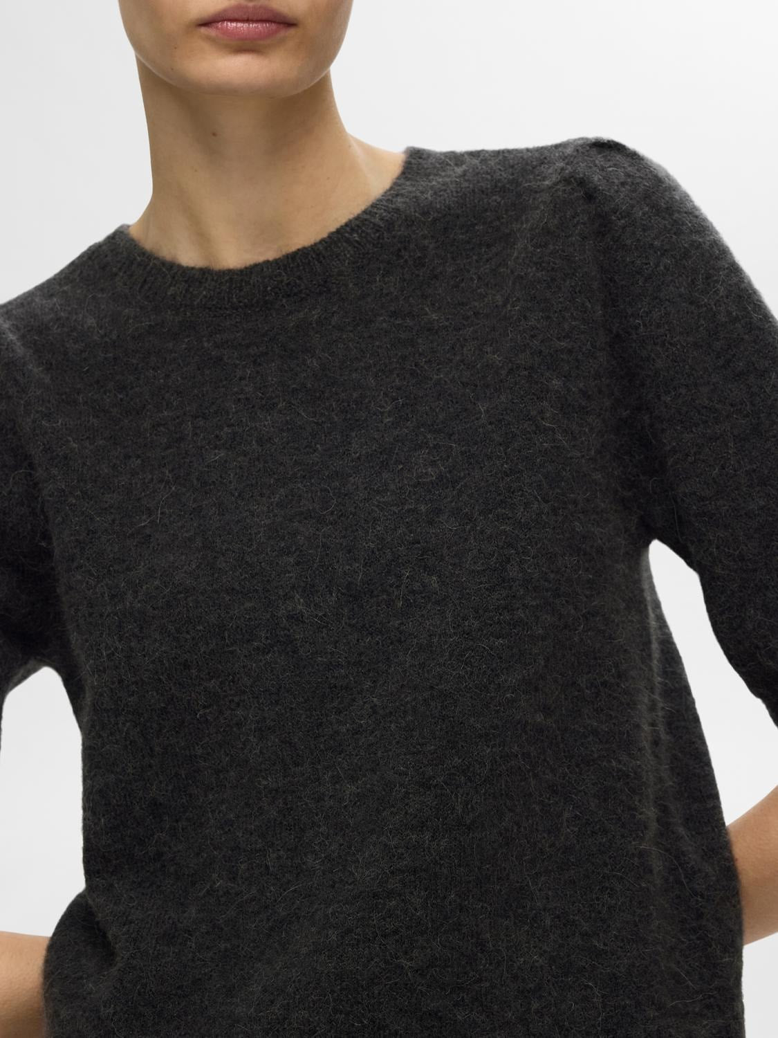 Lulu Ss Open Back Knit O-Neck - Volcanic Ash Melange