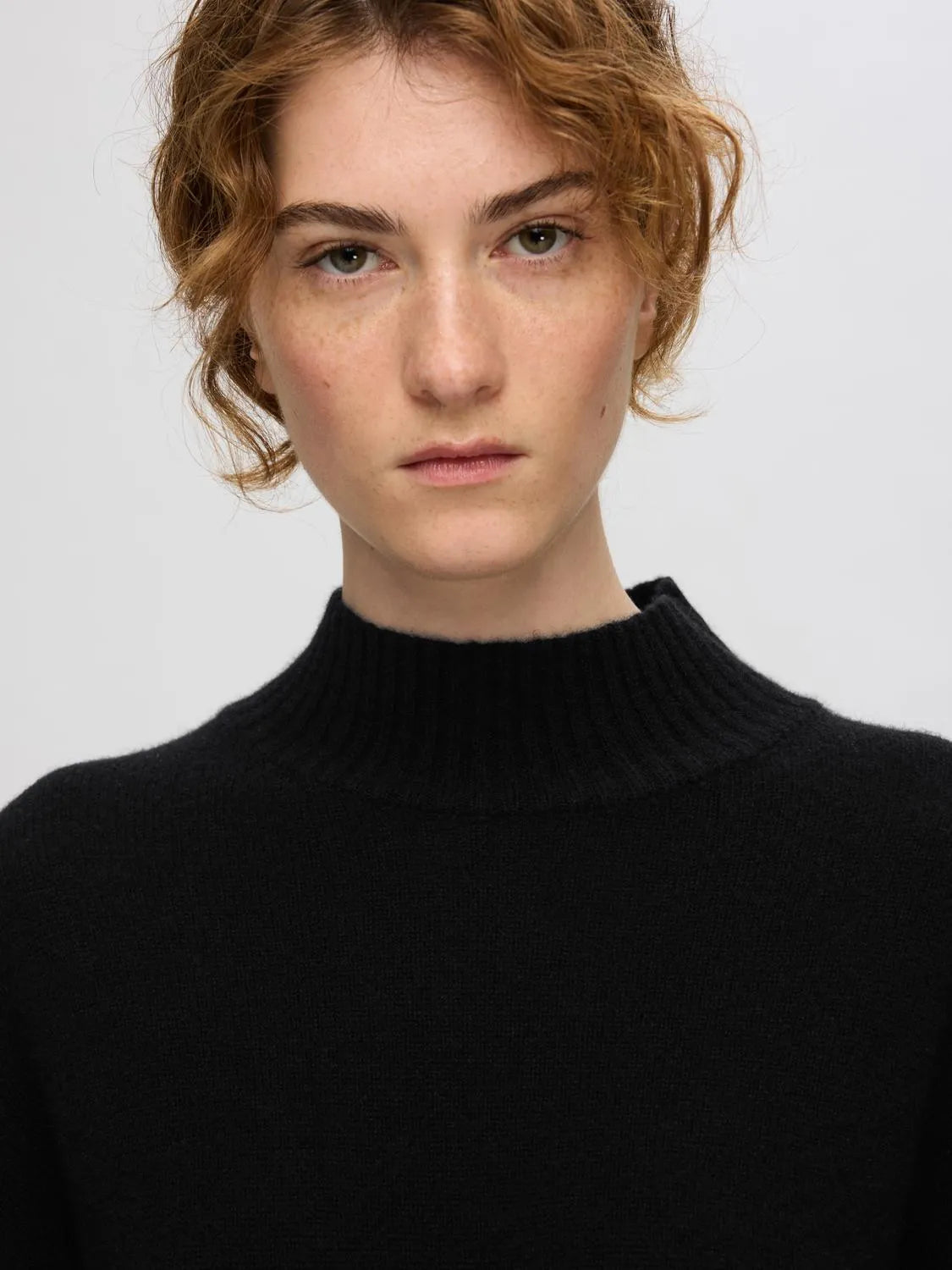 Cille Cashmere Blend High Neck - Svart