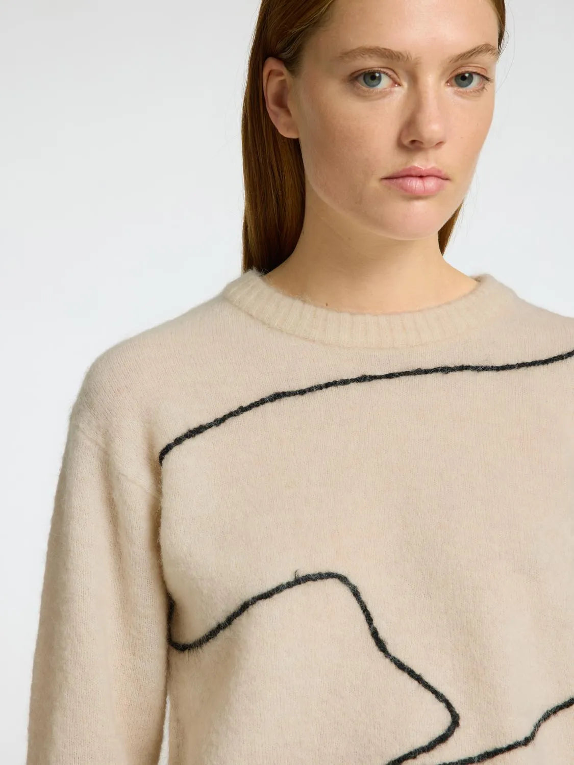 Sia Ras Ls Knit Artwork O-Neck - Birch Black