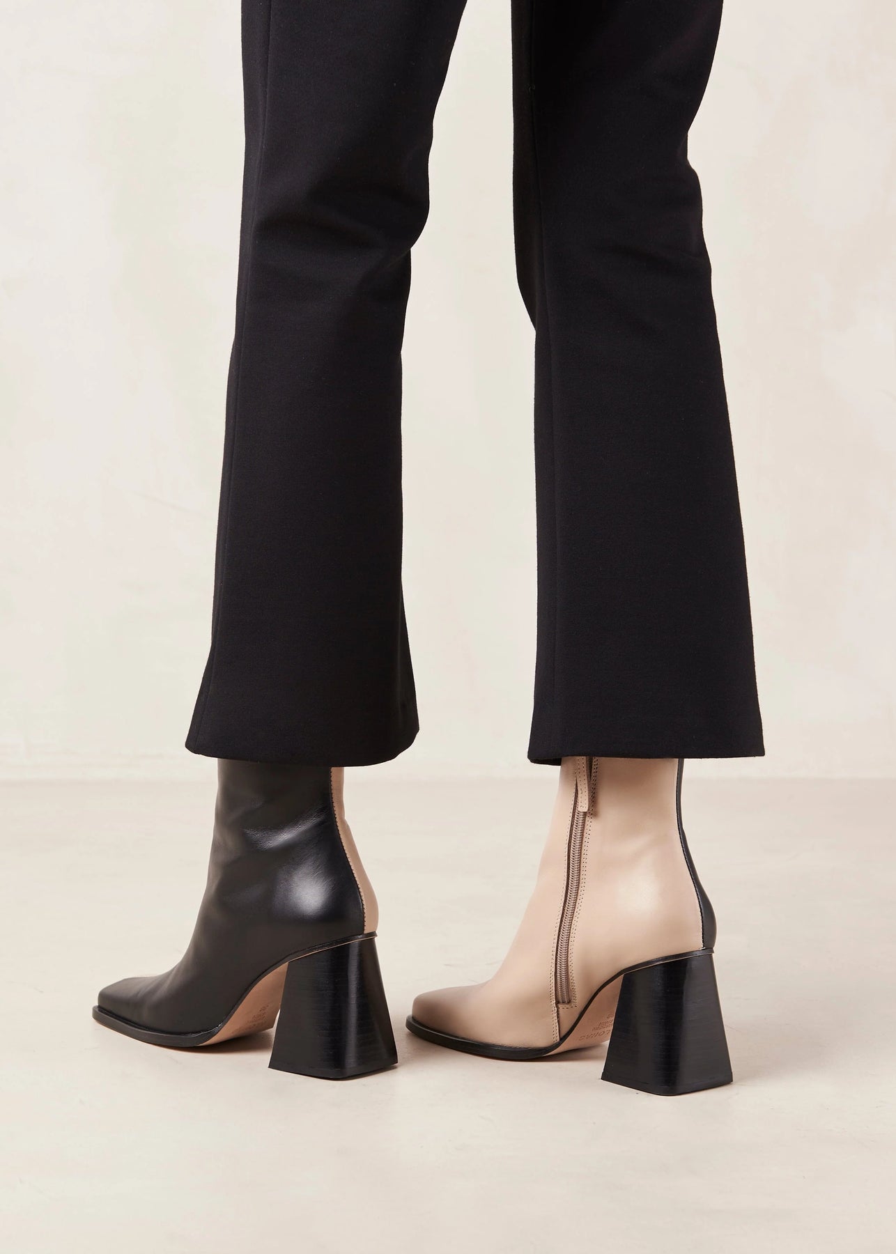 South Bicolor Leather Boot - Stone Beige Black