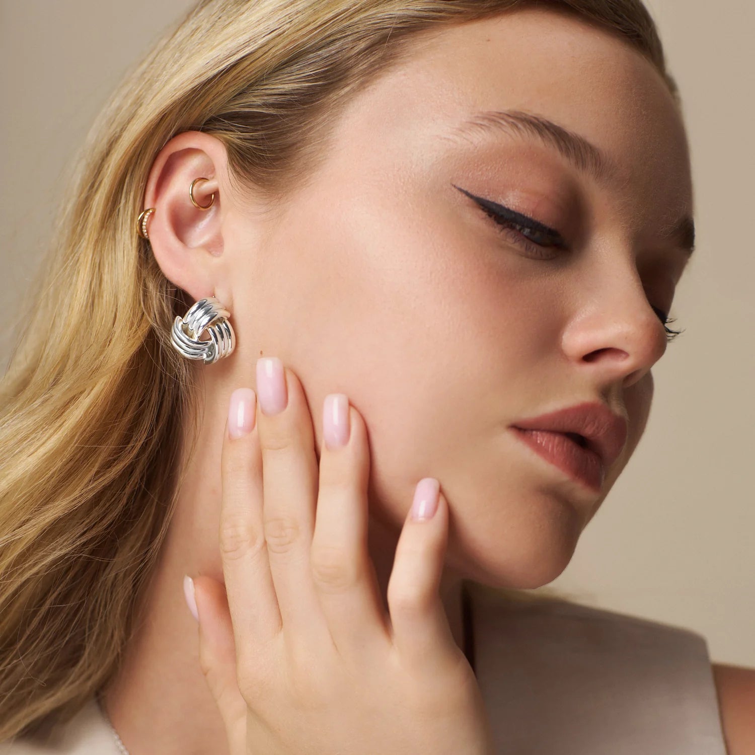 Interlocking Statement Stud Örhängen - Silver