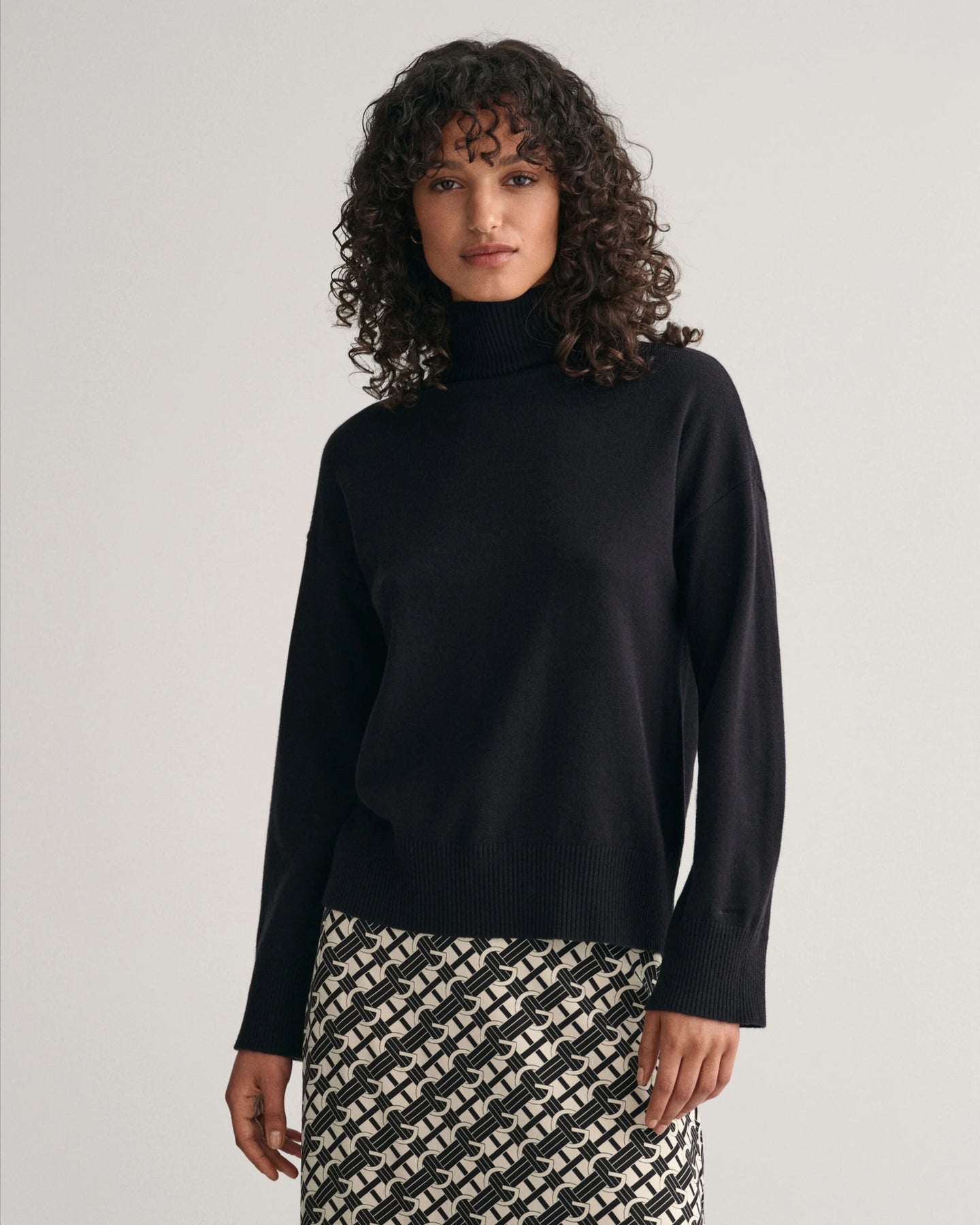 Superfine Lambswool Stand Collar - Black