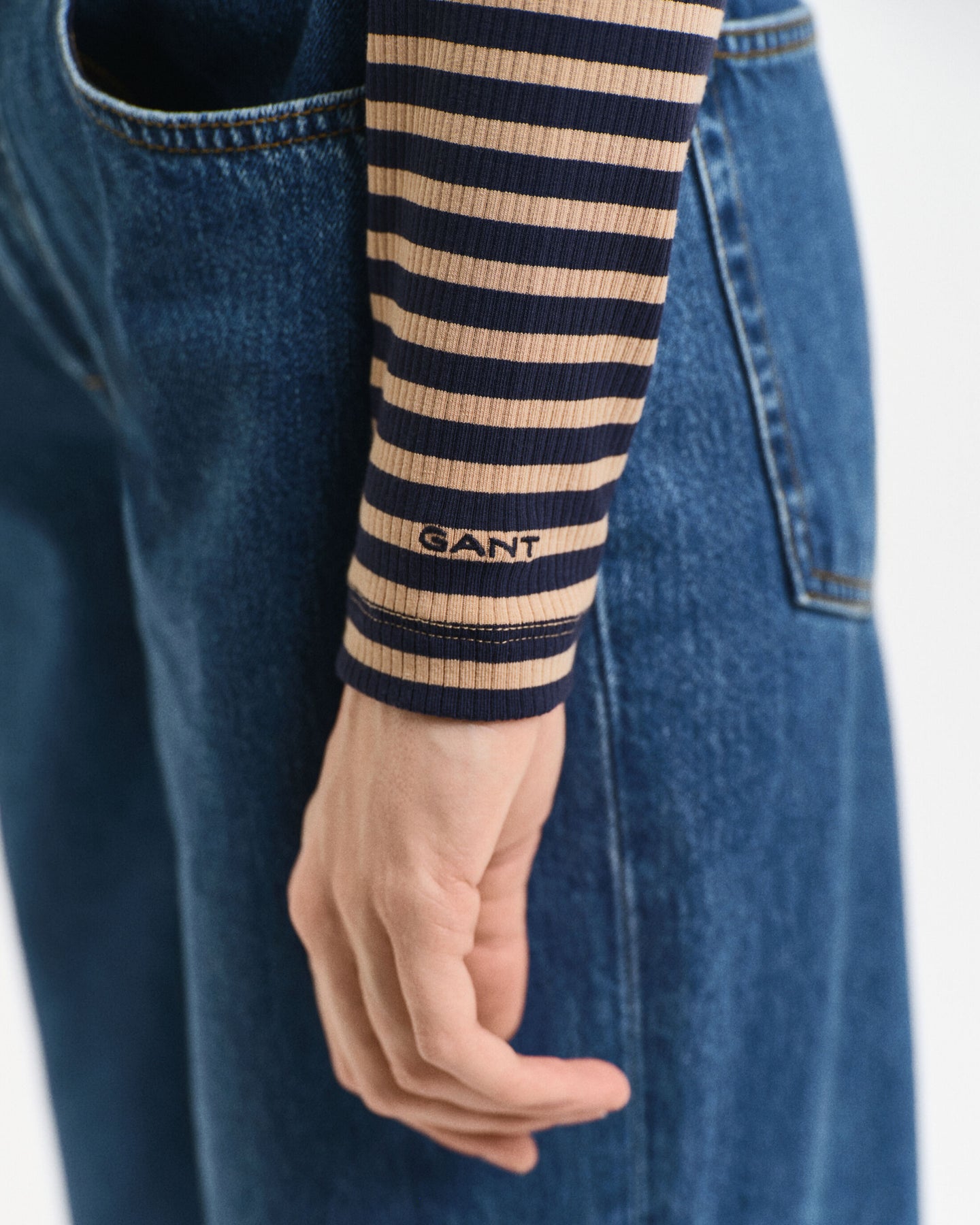 GANT Slim Striped Rib Turtleneck - Caramel Beige