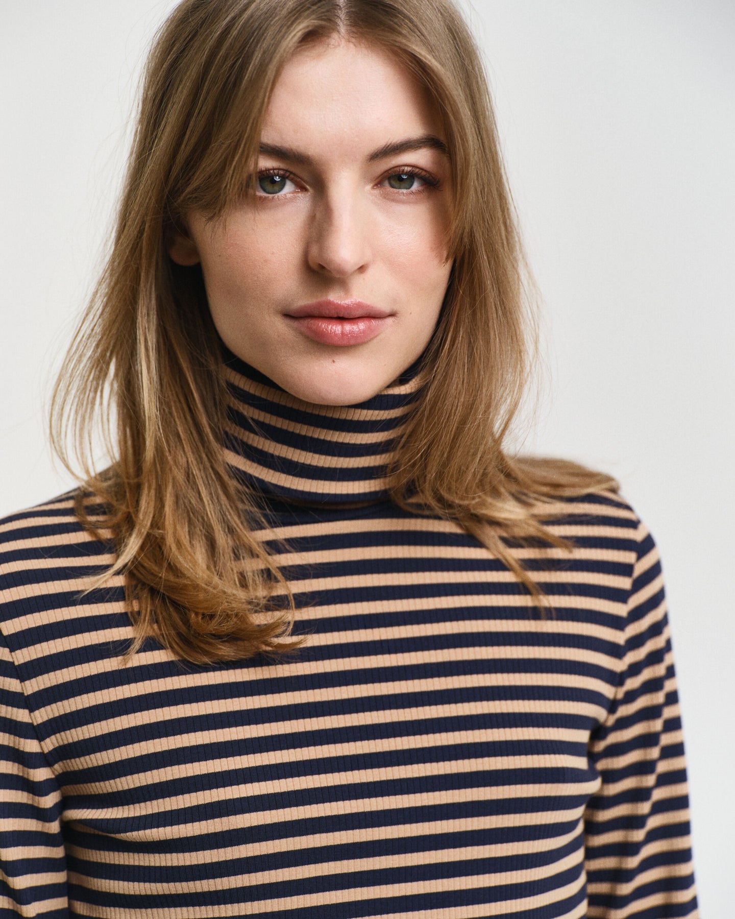 GANT Slim Striped Rib Turtleneck - Caramel Beige