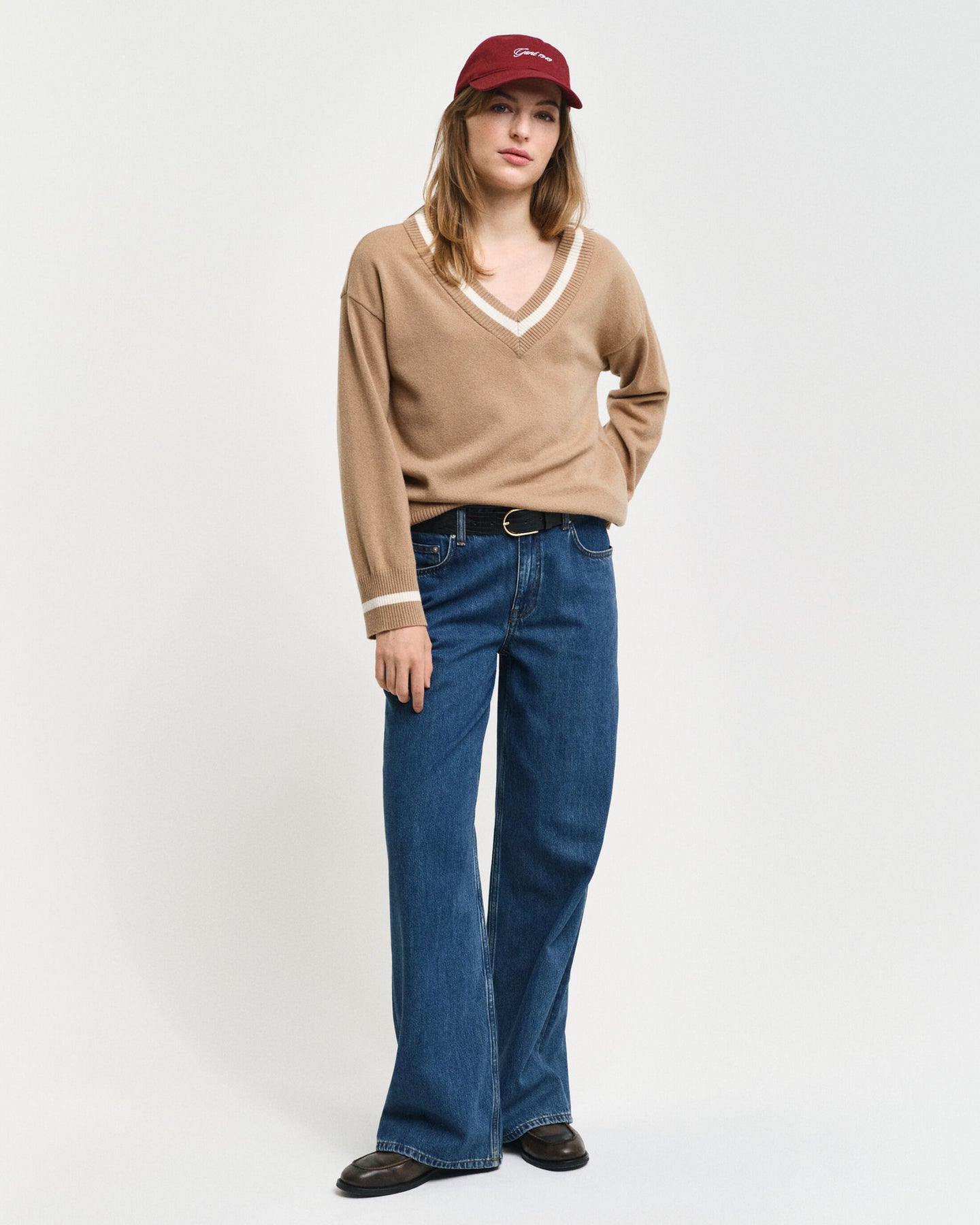 Superfine Lambswool Cont V-Neck - Caramel Beige
