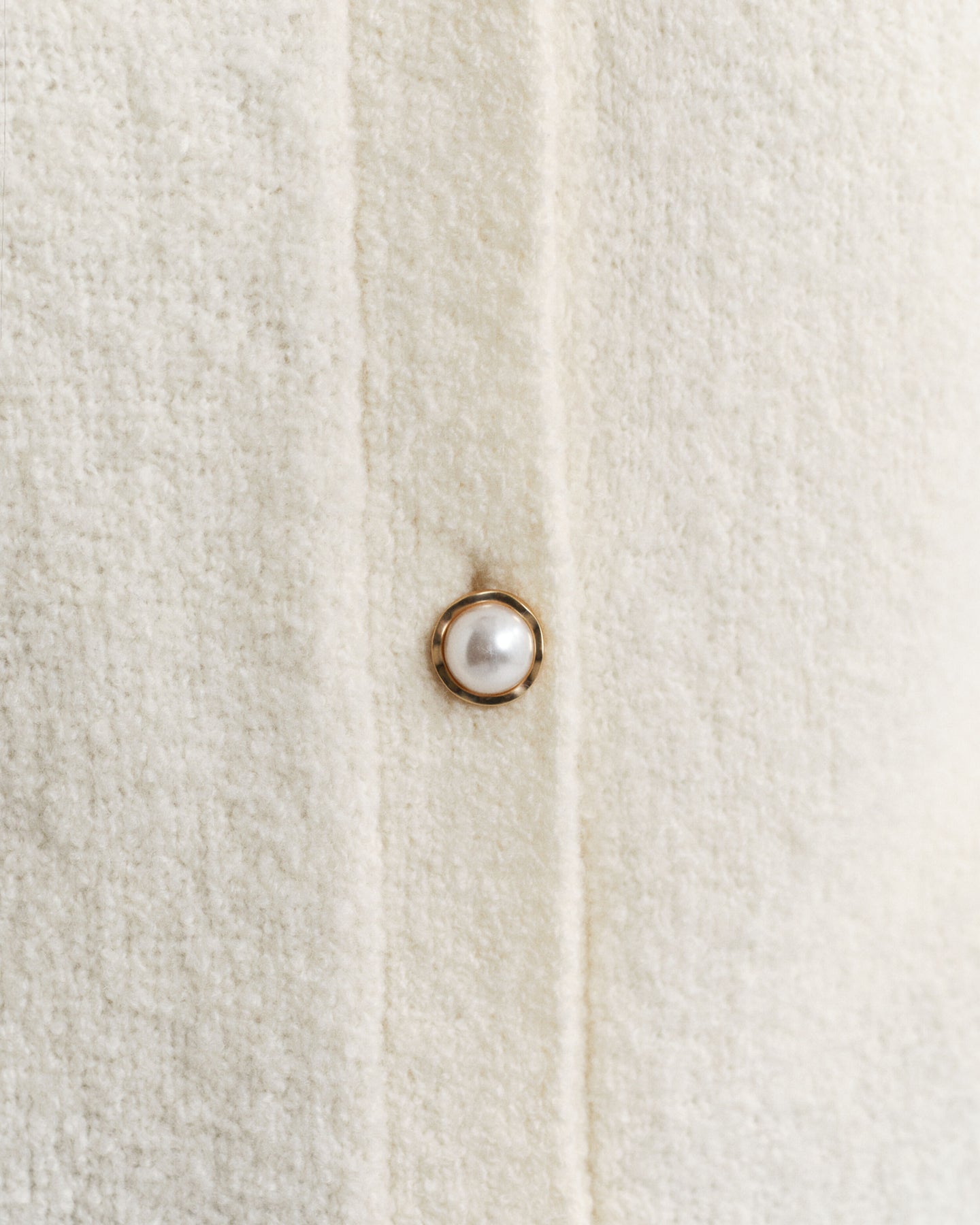 Boucle C-Neck Kofta - Krämvit