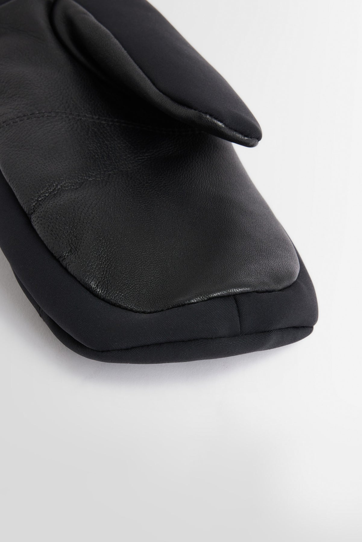 Glacier Mitten - Svart