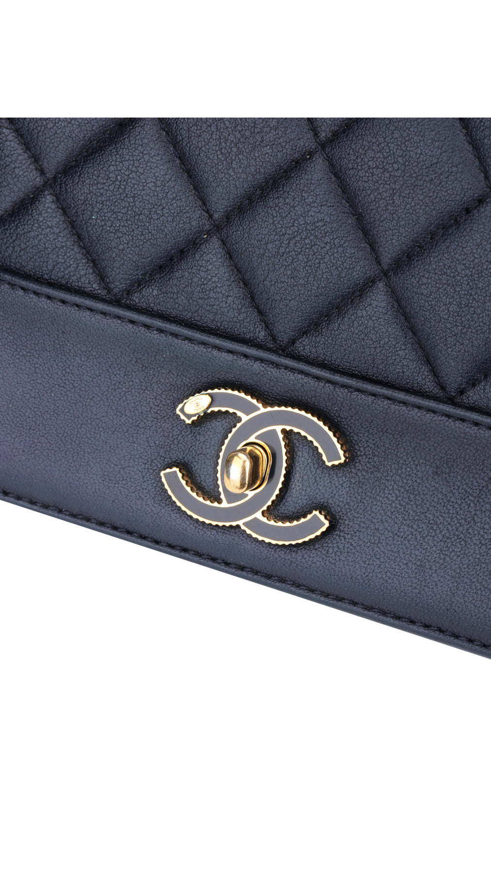 Chanel Mademoiselle Flap Bag Medium - Mörkblå