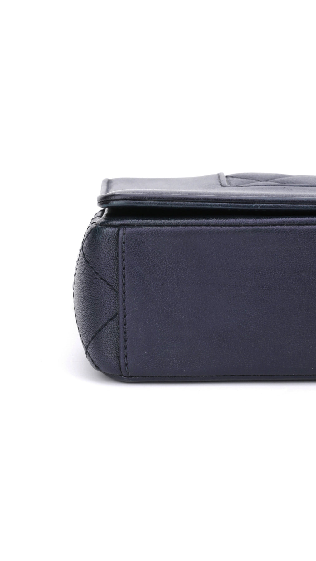 Chanel Mademoiselle Flap Bag Medium - Mörkblå