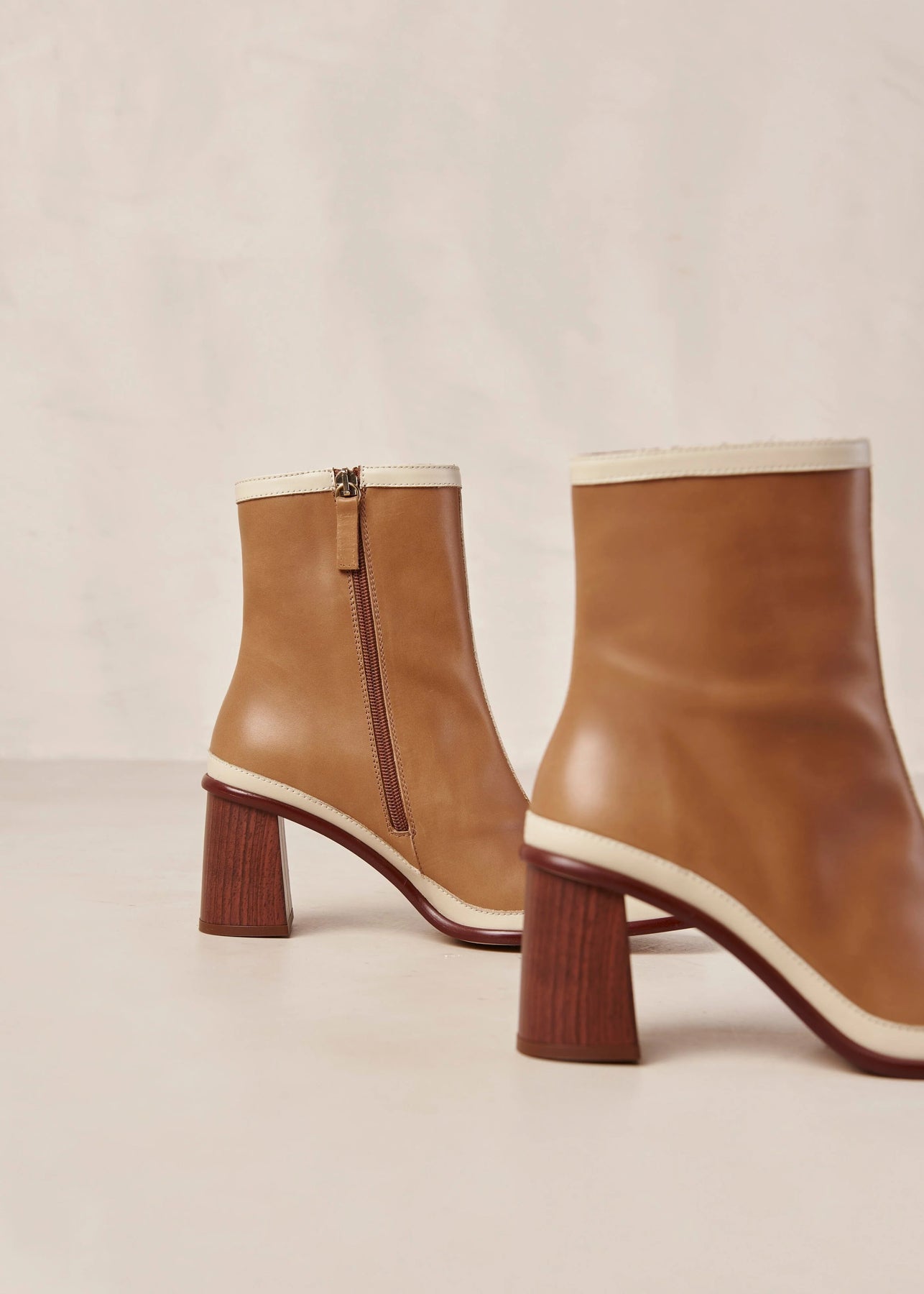 West Retro -  Camel Cream