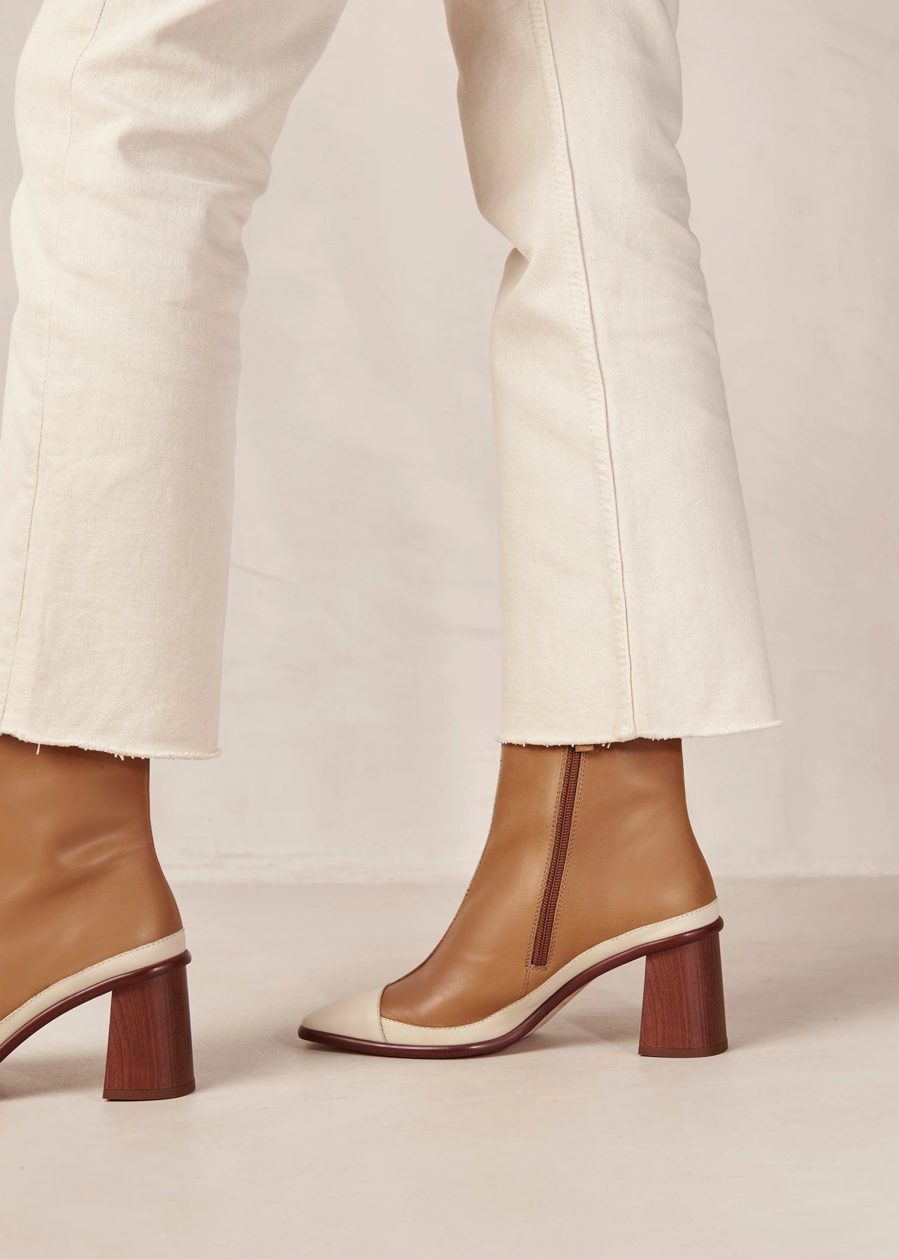 West Retro -  Camel Cream