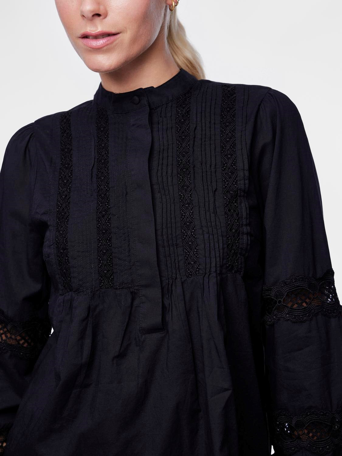 Yasnelsa Ls Top S. - Black