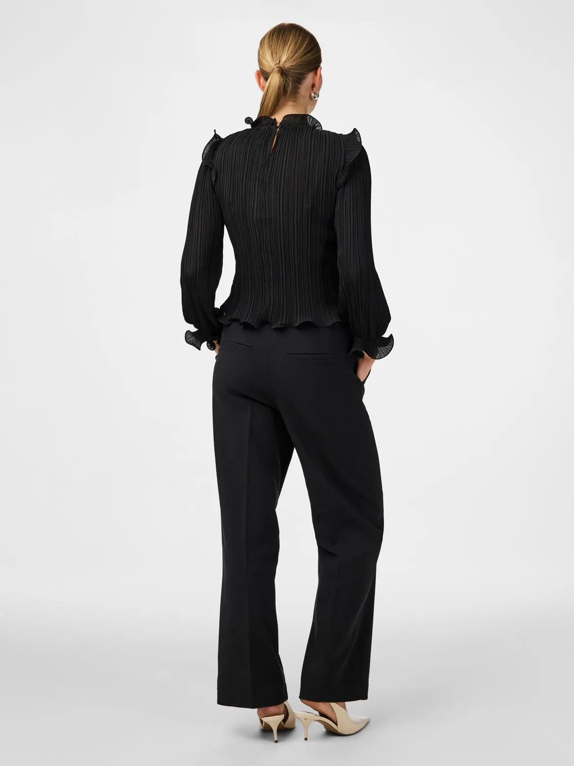 Yasphilina Ls High Neck Top S. - Black
