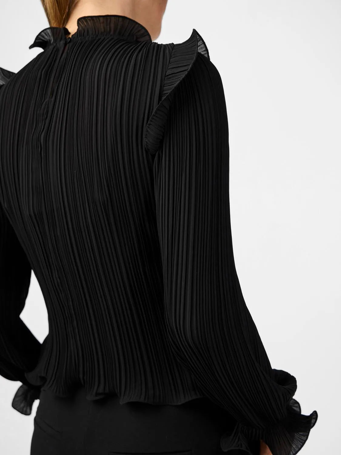 Yasphilina Ls High Neck Top S. - Black