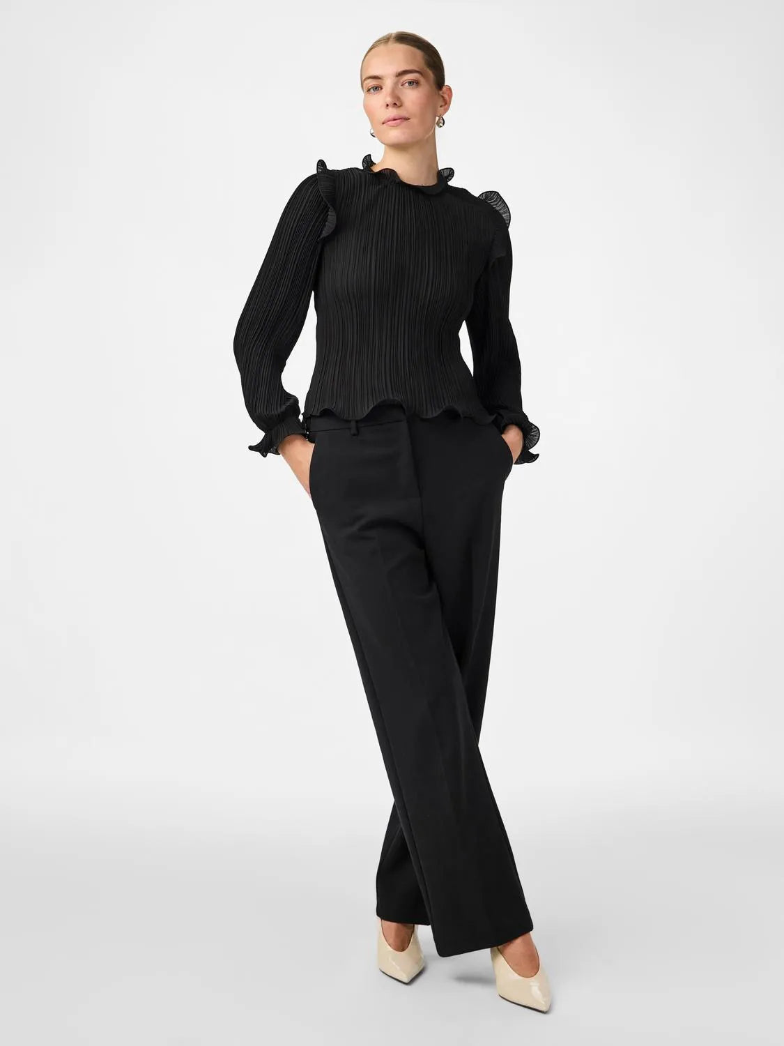Yasphilina Ls High Neck Top S. - Black