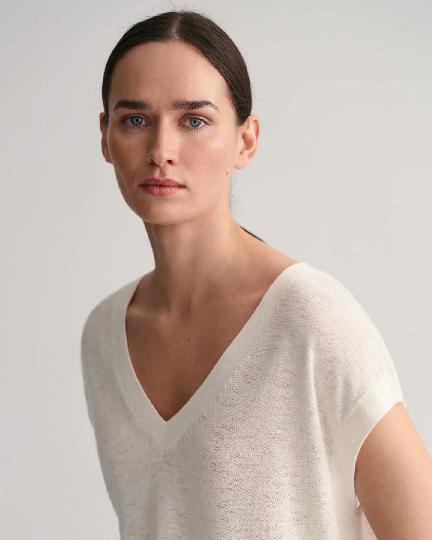 Linen-Blend V-Neck Vest - White