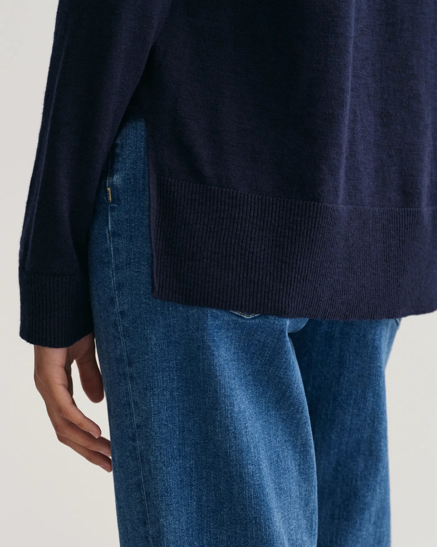 Linen-Blend V-Neck - Evening Blue