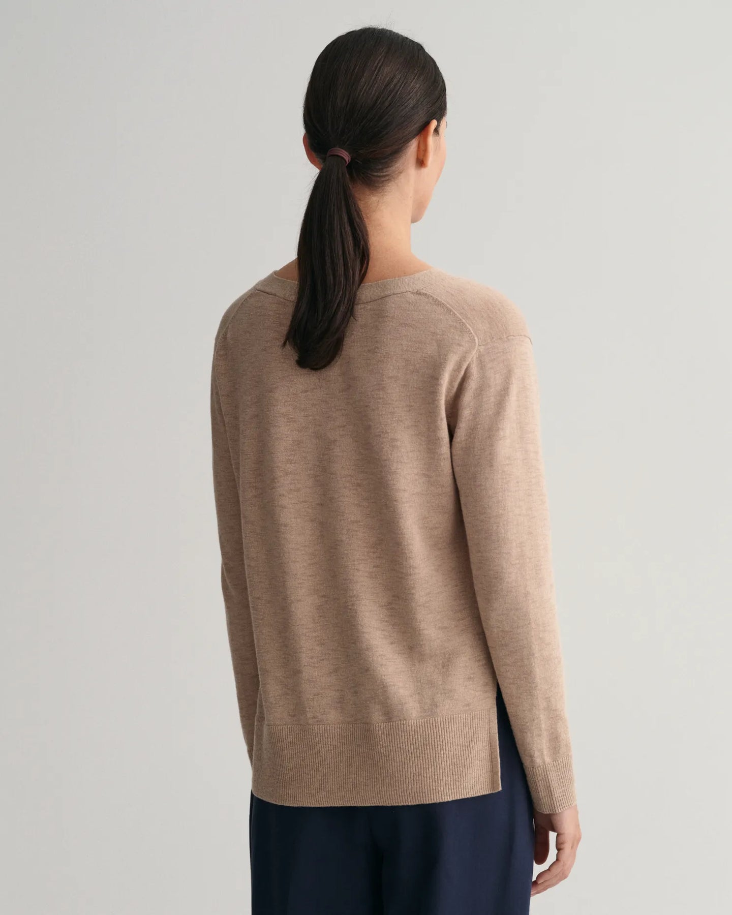 Linen-Blend V-Neck - Horn Beige