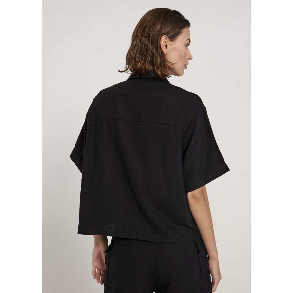 Esi Short Shirt - Black