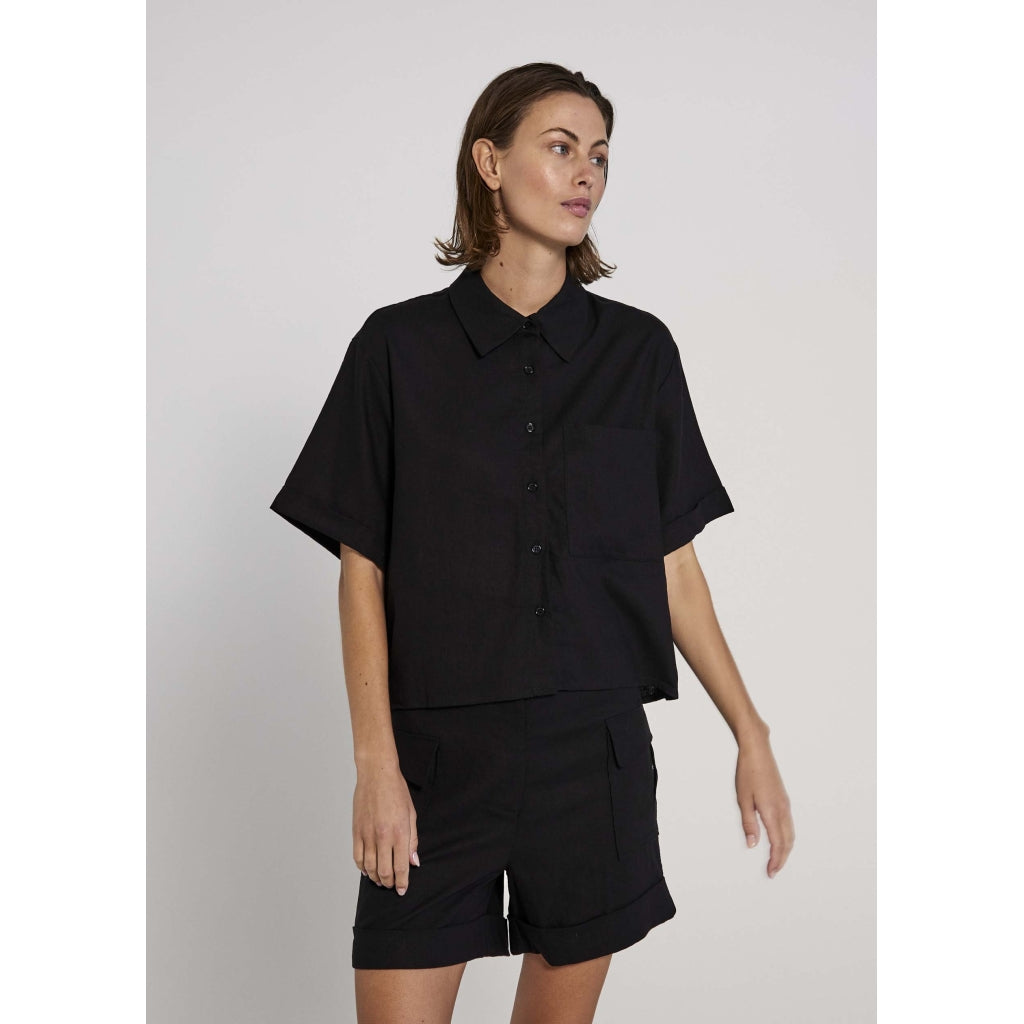 Esi Short Shirt - Black