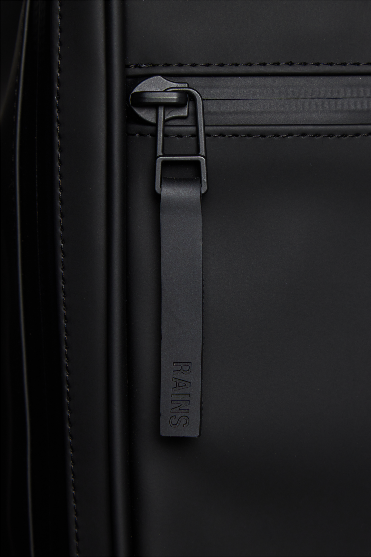 Book Backpack - Svart