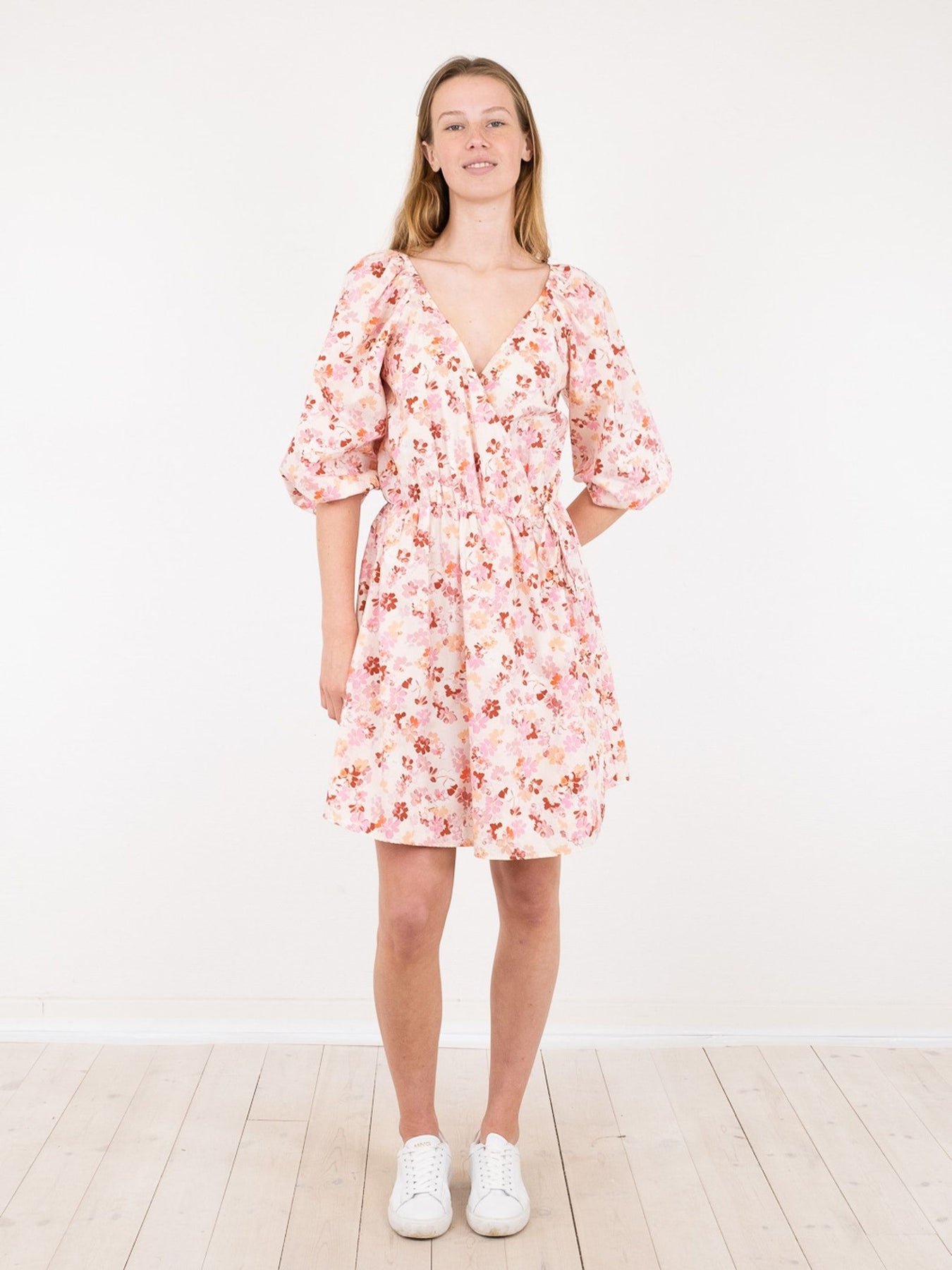 Kiki Sunny Floral Wrap Dress - Light Pink
