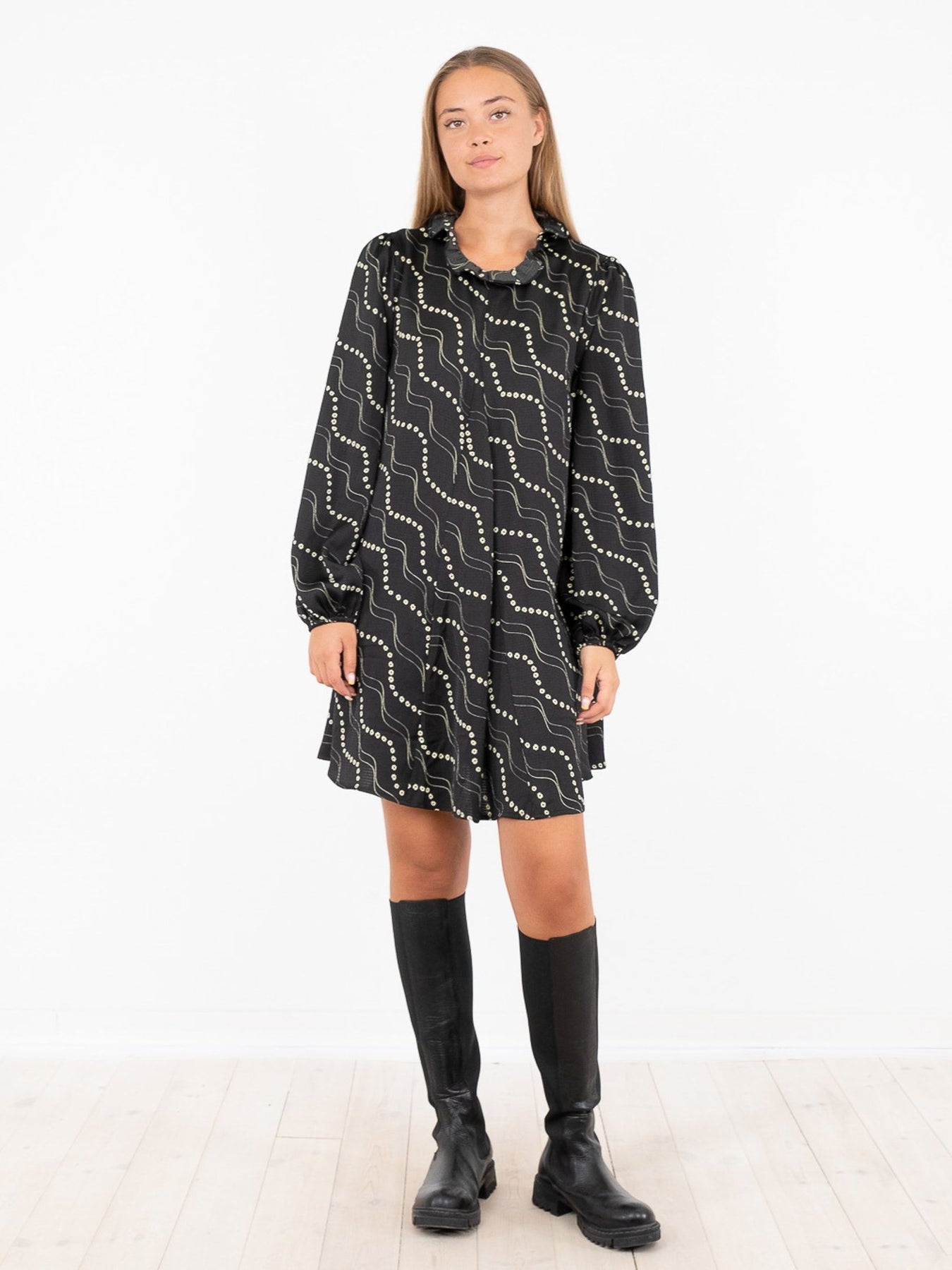 Taiga Flower Stripe Dress - Svart