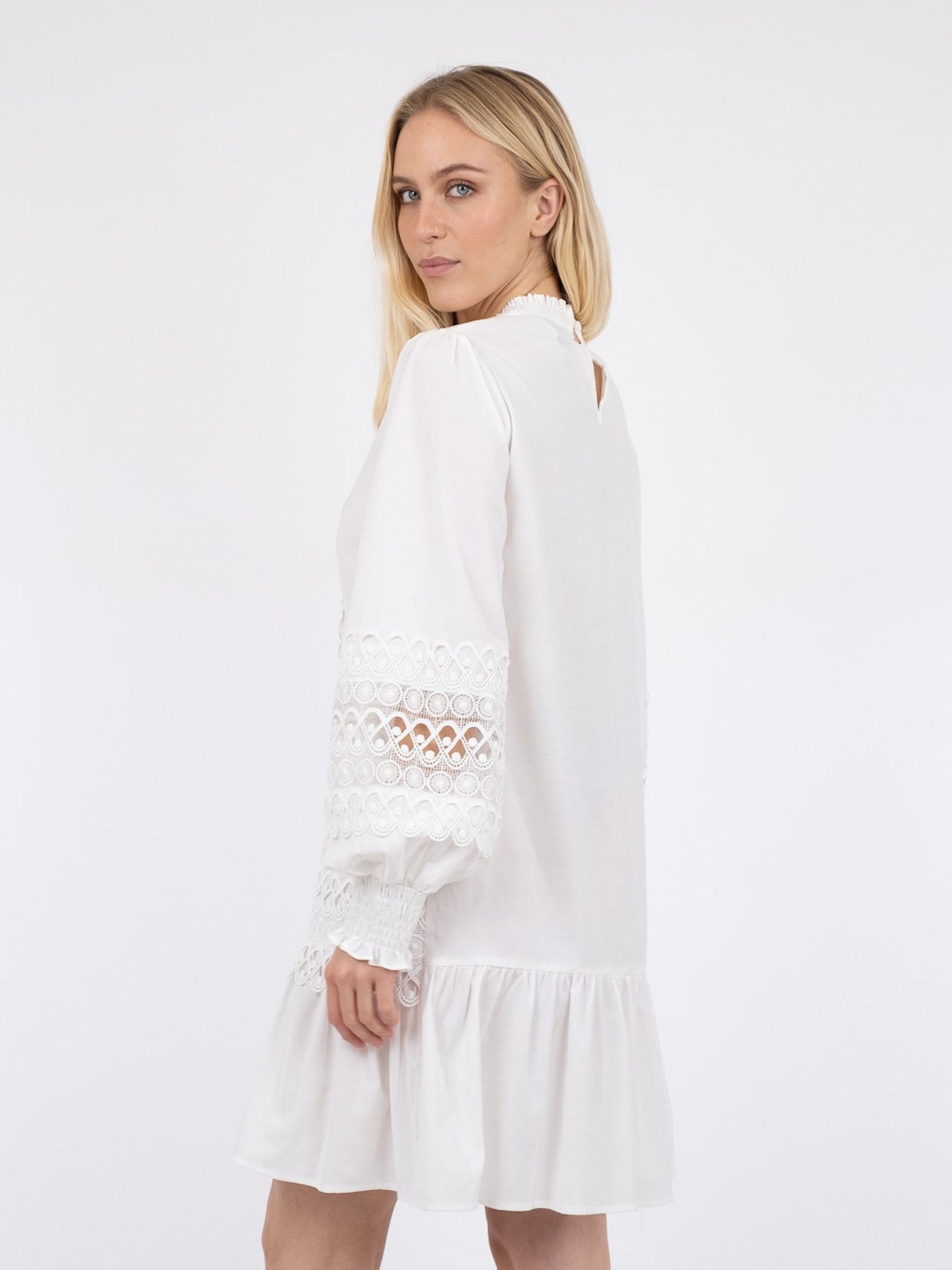 Katja Embroidery Dress - White