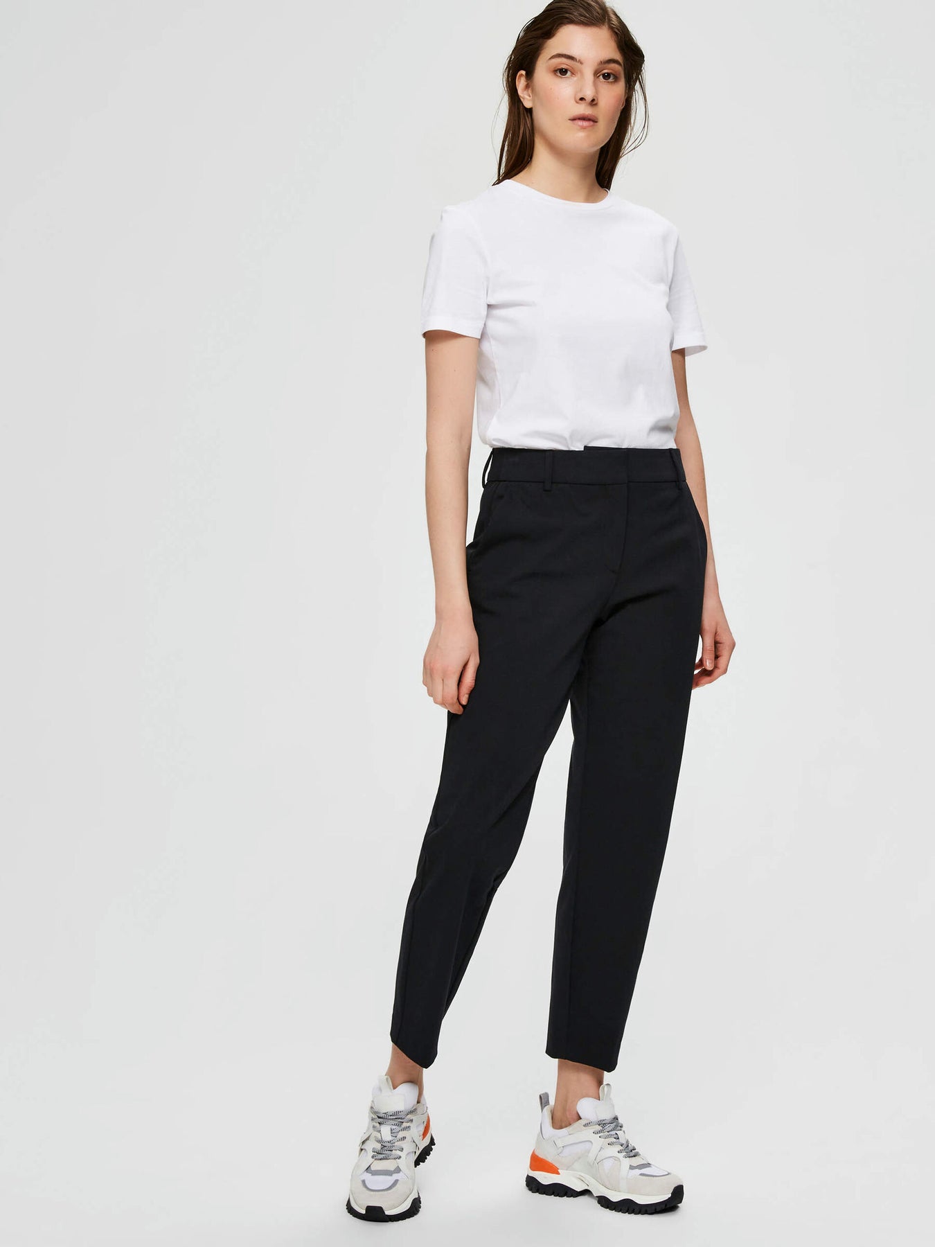 Ria MW Cropped Pant - Black