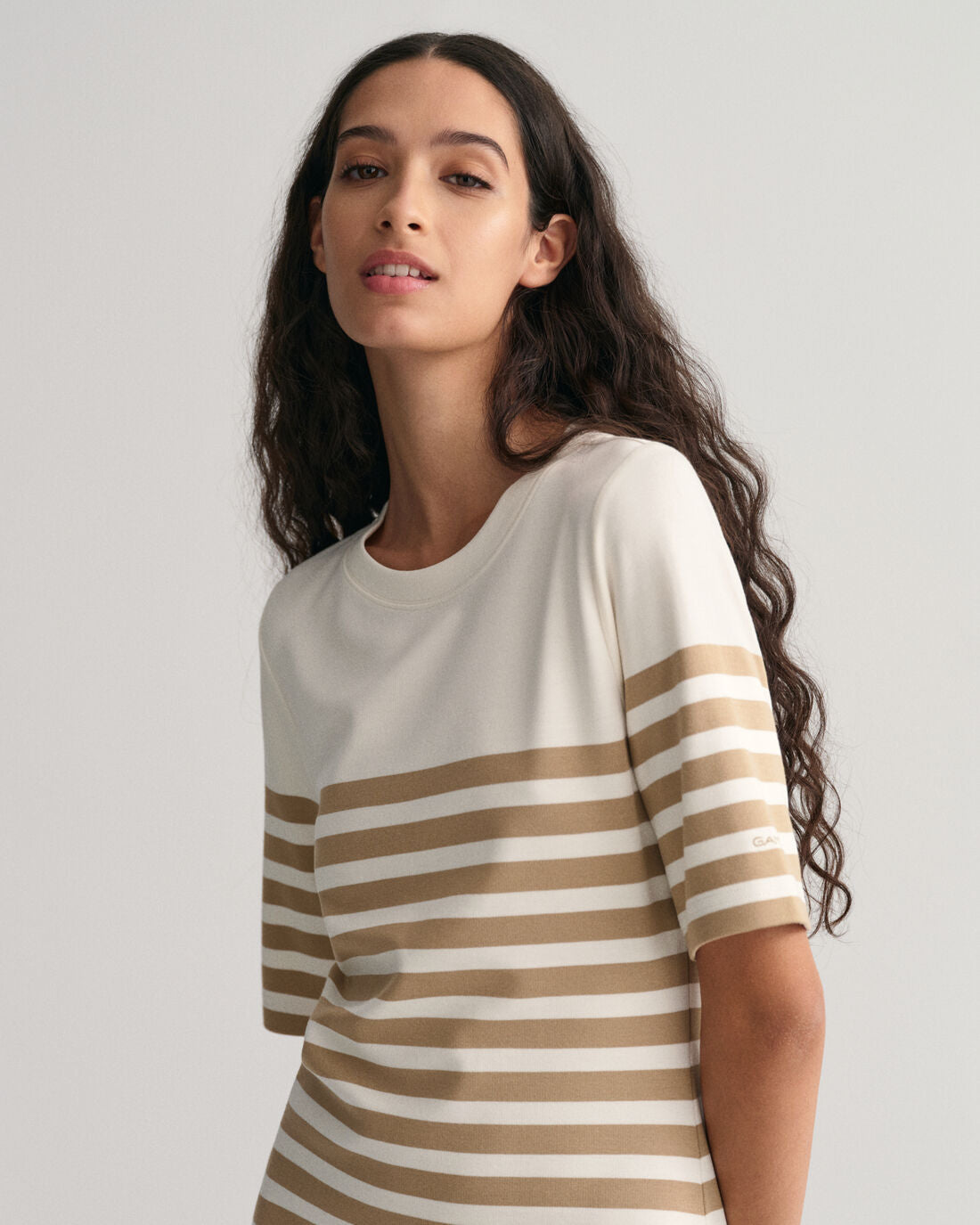 Randig T-shirtklänning - Dark Khaki