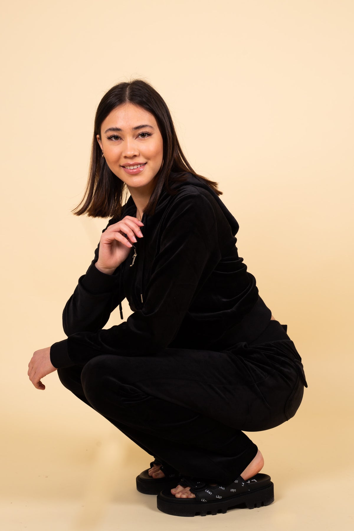 Robertson Classic Velour Zip Hoodie - Black