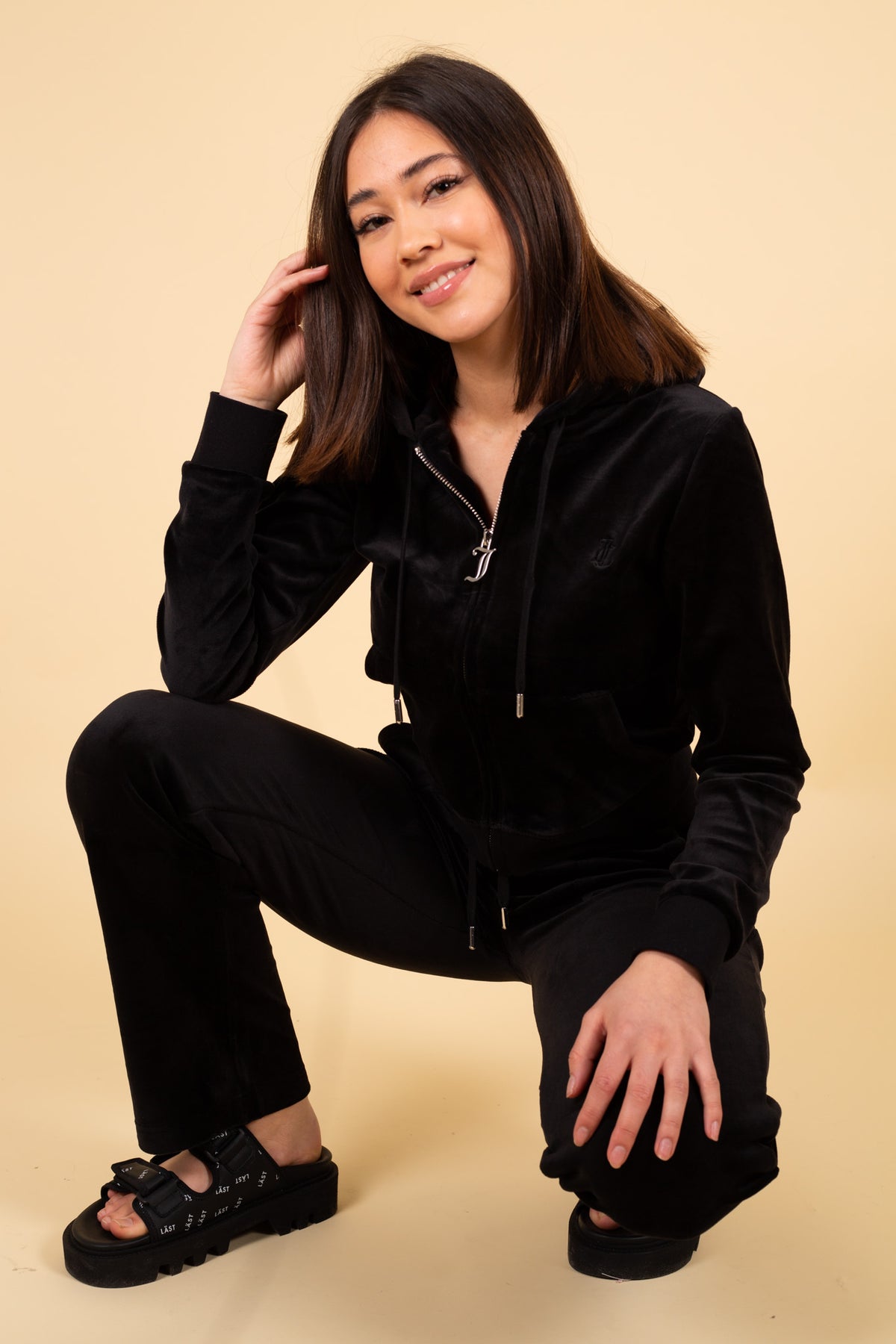 Robertson Classic Velour Zip Hoodie - Black