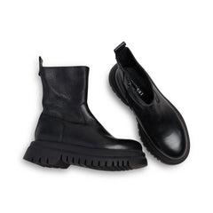 Raila - Black