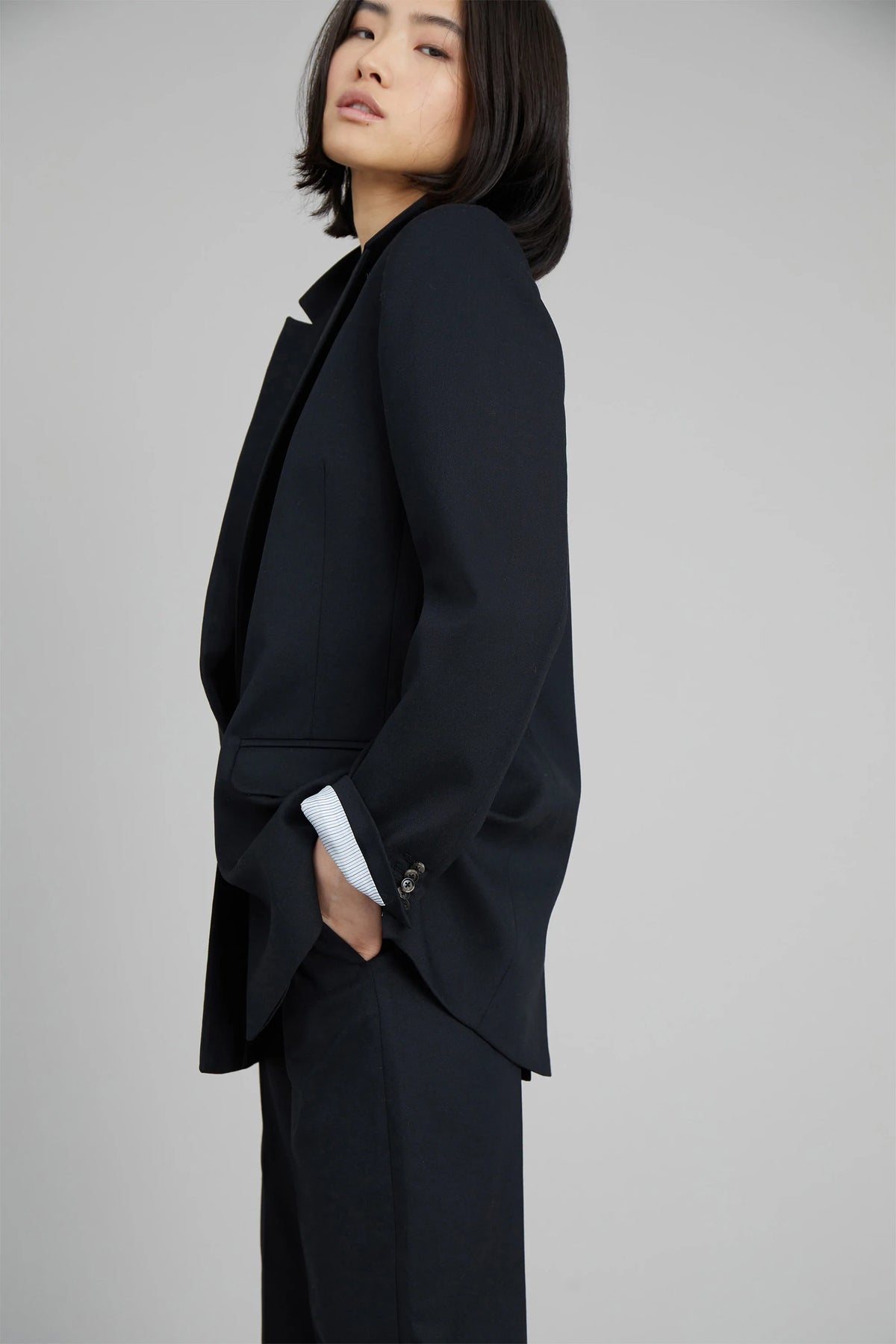 Sussima Outerwear - Black