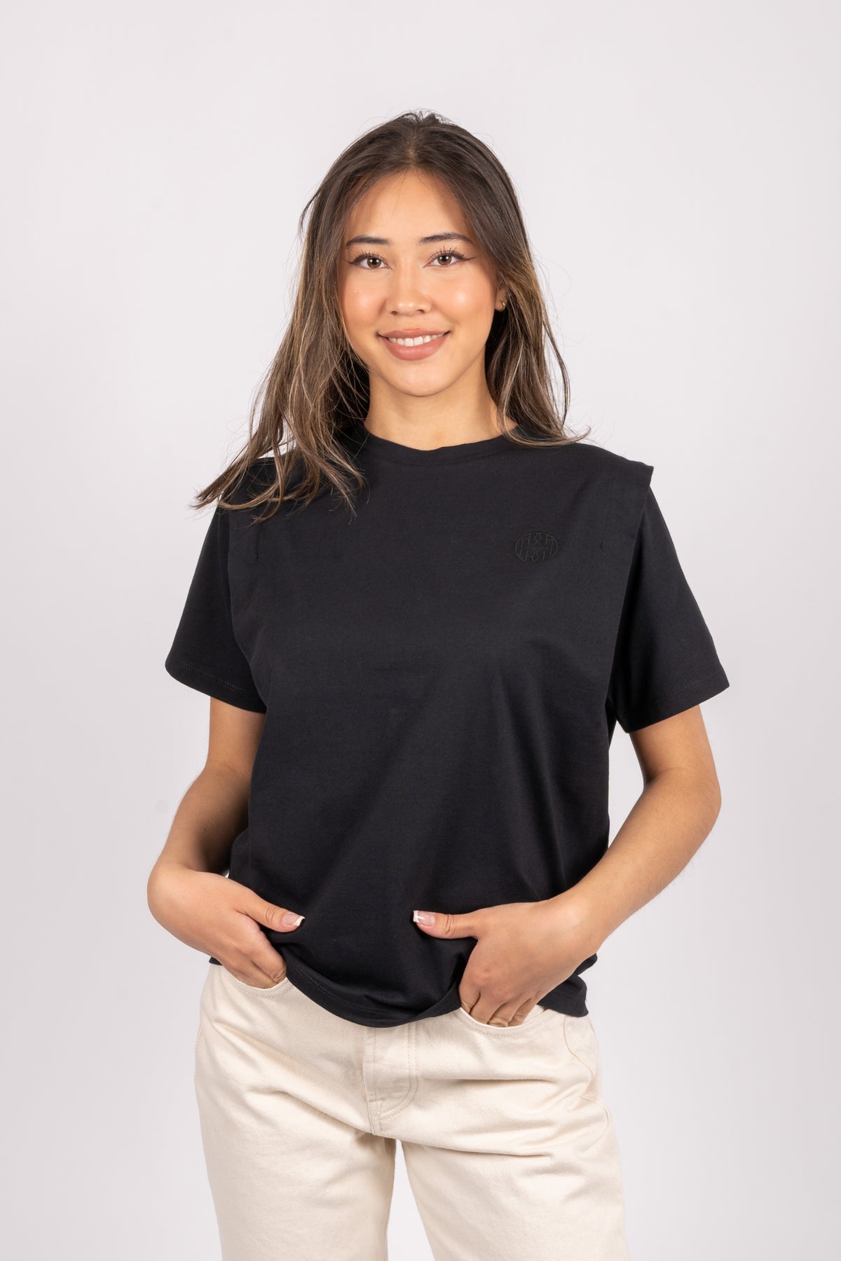 Isol 11 - Black
