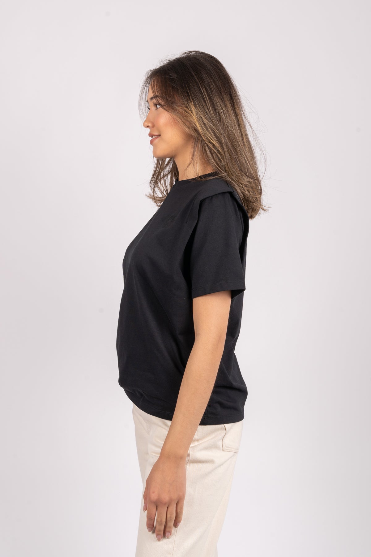Isol 11 - Black