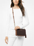 Jet Set Medium Logo Crossbody-väska Brun